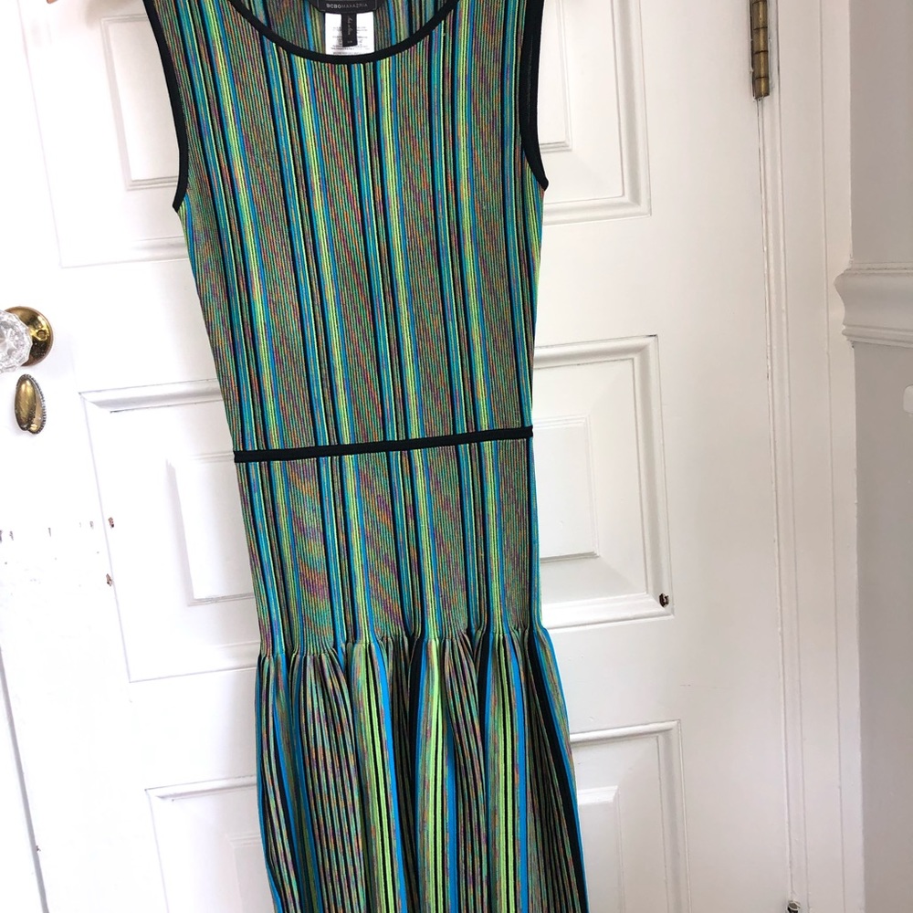 Dress - Picture 6 of 7